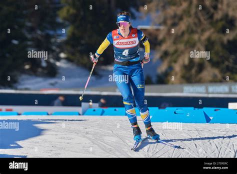 Lenzerheide Schweiz 17 Dezember 2023 Oeberg Elvira SWE Beim 12 5 Km