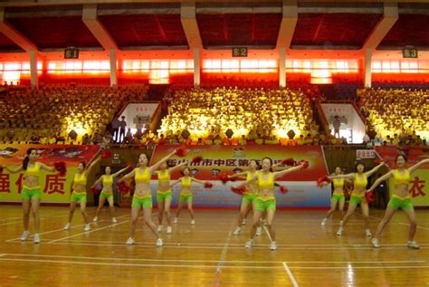 护理系学生参加市中区第五届运动会开幕式文艺演出 学生新闻 新闻中心 乐山职业技术学院