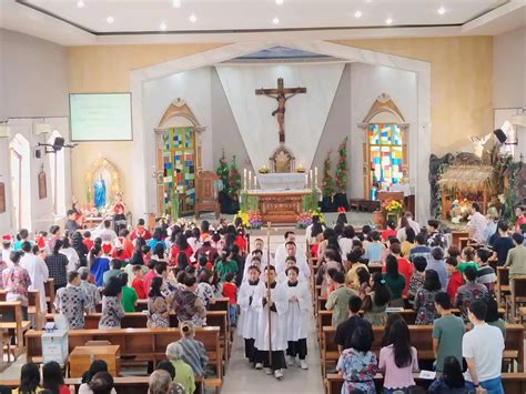 Ibadah Natal Di Gereja Katolik Santo Petrus Tuban Romo Kholik