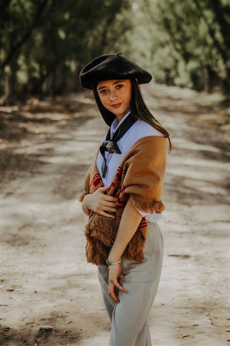 Fotos de Paisana Traje de gaucho Moda de campo Moda asiática casual