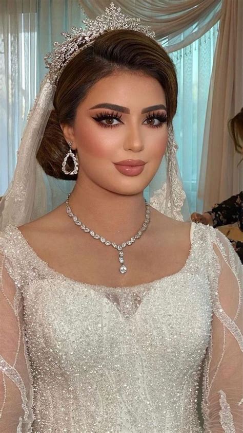 Asian Bridal Makeup Bridal Hair And Makeup Wedding Hair And Makeup