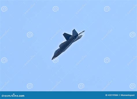 F22 RAPTOR (LOCKHEED-MARTIN) Rear View Royalty-Free Stock Photography | CartoonDealer.com #43219619