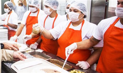 Bom Prato de Taboão da Serra e Embu das Artes servem cardápio especial