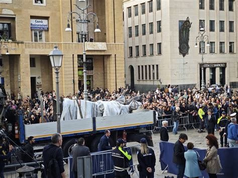 Sant Oronzo La Copia Della Statua Torna In Piazza A Lecce Lecce Tomorrow