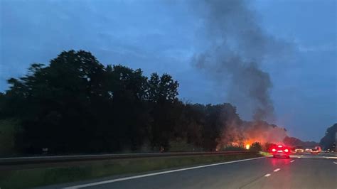 Bruchsal A Zwei Tote Nach Massenkarambolage Mit F Nf Autos Und Drei Lkw