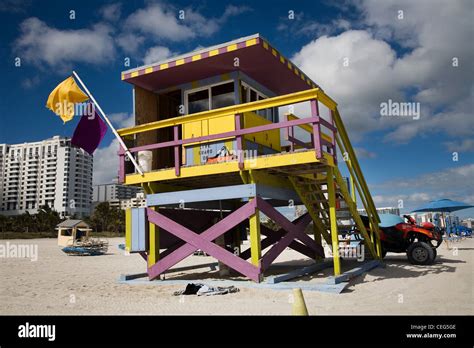 Miami Beach Pink Lifeguard House Hi Res Stock Photography And Images