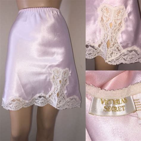 Vicrorias Secret SHINY Pink LIQUID SATIN Vintage HALF SLIP Ivory LACE