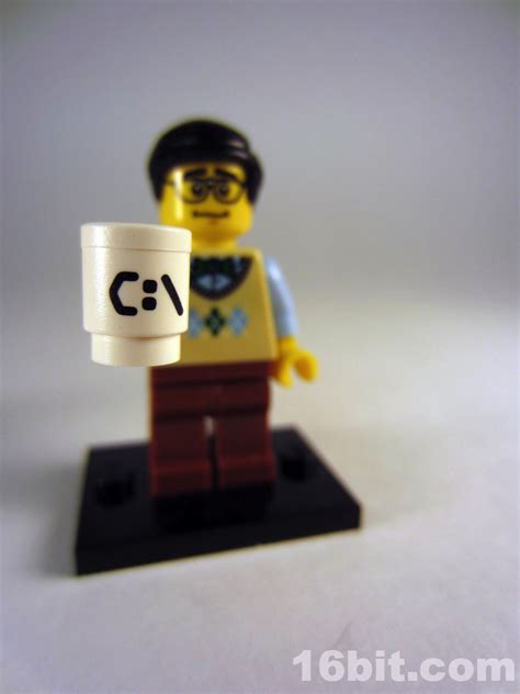 16bit.com Figure of the Day Review: LEGO Minifigures Series 7 Computer ...