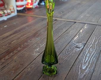 Vintage Viking Glass Epic Six Petal Avocado Green Swung Vase 22 1 4 MCM