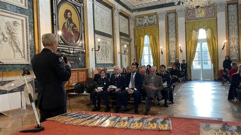 Presentato Il Calendario Della Polizia Locale I Proventi Al Gaslini