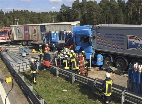 Gefahrgut Unfall Zwei Schwerverletzte N Land