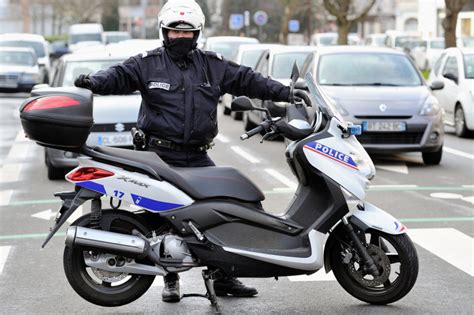 Annecy Elle Tombe Nez à Nez Avec Le Scooter Volé Dune Amie