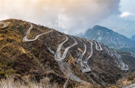 The Scariest Switchback Roads In The World Snow Trails Dangerous Roads