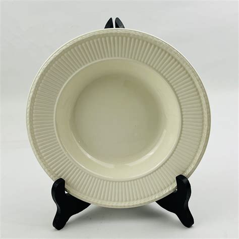 Wedgwood Edme Rim Soup Bowl Off White 8in England Etruria Barlaston