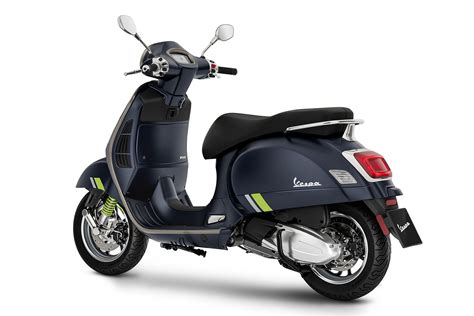 Vespa Gts Scooters First Look Review