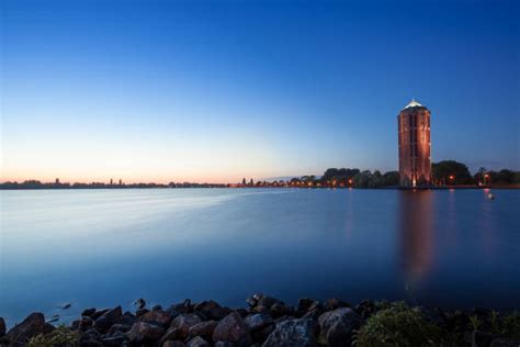 20+ Aalsmeer Monument Lake Netherlands Stock Photos, Pictures & Royalty ...