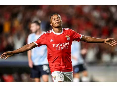 David Neres Do Benfica Convocado Para A Sele O Brasileira No Lugar