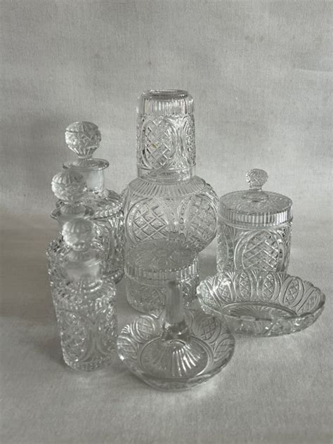 Garniture de toilette en verre pressé 1935 9 Verre Catawiki