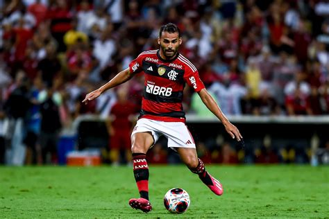 Internacional tem negociações avançadas pelo volante Thiago Maia do