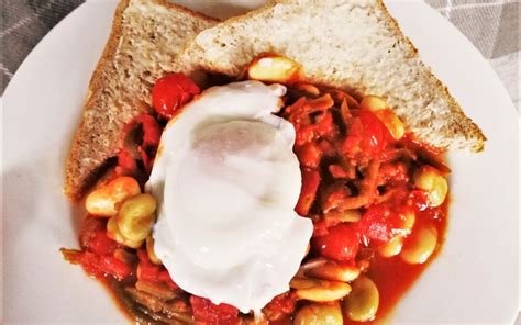 Quick Smokey Bean Stew With Poached Eggs Eat Think Explore