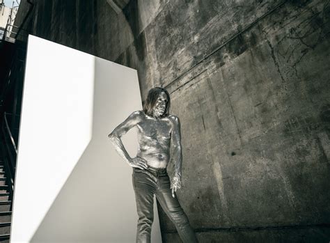 Rita Ora Strips Naked In A Bathtub As Bryan Adams Snaps Her For Pirelli Calendar The Sun