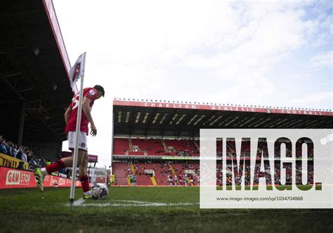 Charlton Athletic V Wycombe Wanderers Sky Bet League 1 General View As