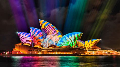 Sydney Opera House Light Beam Projections During Vivid Peapix