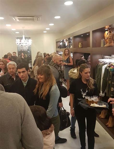 El Grupo Top Queens Aterriza En Puertollano Con Sus L Neas De Moda A