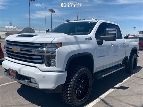 Chevrolet Silverado Hd Fuel Sledge Rough Country Suspension