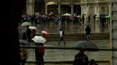 Meteo Allerta Gialla A Milano Forti Temporali In Arrivo