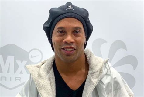 Ronaldinho Ga Cho E Irm O T M Passaportes Negados Pelo Stf Alagoas