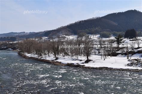 雪解け水 早春の渓流 写真素材 6928565 フォトライブラリー Photolibrary