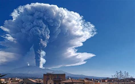 Italy Mount Etna Emits 12 Km High Ash Plume Into Sky