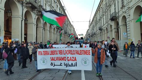 In Mille A Torino Per Il Corteo Pro Palestina Salviamo Gaza Subito