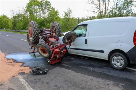 Traktorfahrer Stirbt Bei Unfall In Der Bayerischen Rh N M Nnerstadt