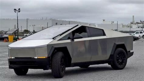 La R Volution Lectrique De Tesla Approche Le Cybertruck Sera