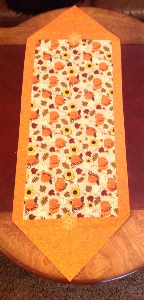 Tried The10 Minute Table Runner Sews Up Real Fast I Might Make A Few Extras To Keep On Hand