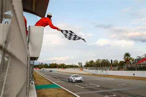 Alpine Elf Europa Cup Victoire Pour Tirman Et Mela Sur Le Circuit De