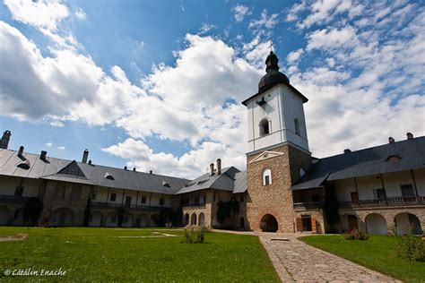 Manastirea Neamt Fotografie De Arhitectura