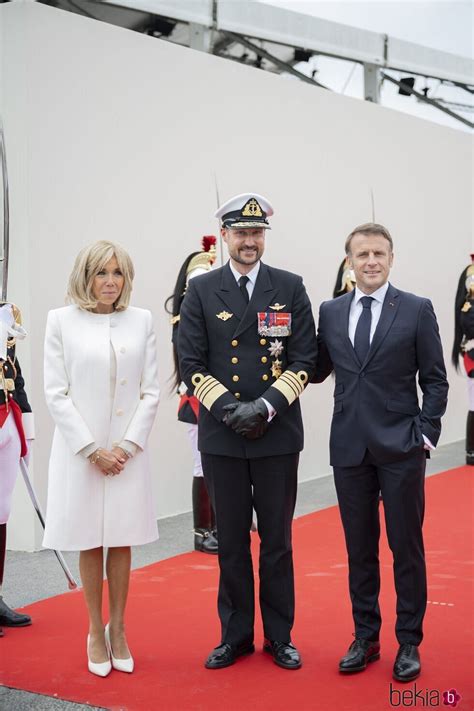 Haakon De Noruega Y Los Macron En El 80 Aniversario Del Desembarco De