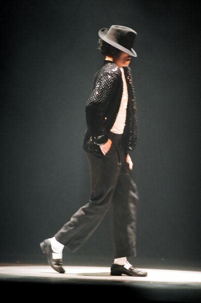 Michael Jacksons 8 Most Memorable Fashion Moments Glamour