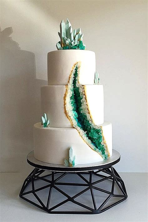 Be In Trend Geode Wedding Cakes For Stylish Event Gâteau Géode