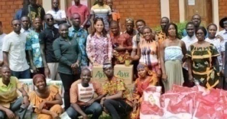 C Te Divoire La Maire De Mayo Octroie Des Kits Alimentaires Des