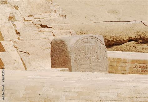 Dream Stela Of Thutmosis IV The Great Sphinx Of Giza Egypt Stock