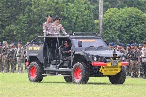 Dansat Brimob Polda Jambi Cek Kesiapan Anggota Jelang Hari Bhayangkara