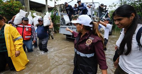 Mara Lezama Recorre Calles Y Llamadas De Auxilio De La Gente Afectada