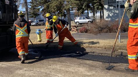 Moins de nids de poule signalés à Edmonton comparé à la même période l