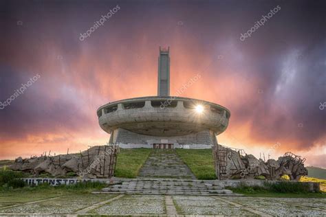 Buzludzha Bulgaria La Casa Conmemorativa Del Partido Comunista