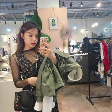 Pin By Bri On My Favorite Underrated Kpop Artists Mirror Selfie