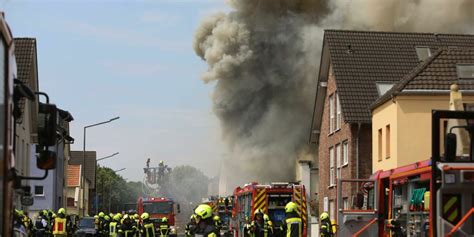 Brand Mit Zwei Toten Feuerwehrleuten Ursache Bleibt Ungekl Rt